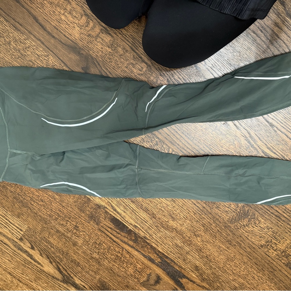 Lululemon  Base Pace HR Tight High Rise Reflective Green